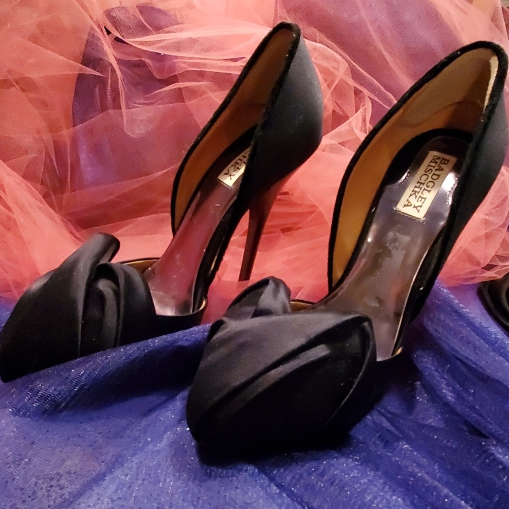 Bagley Mischka satin pumps